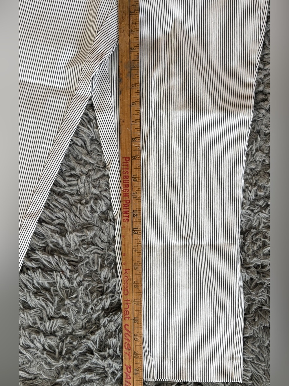 Elle Pants Gray and White Pinstripe Cropped Trousers Pull On Stretch SZ: L - Picture 9 of 10